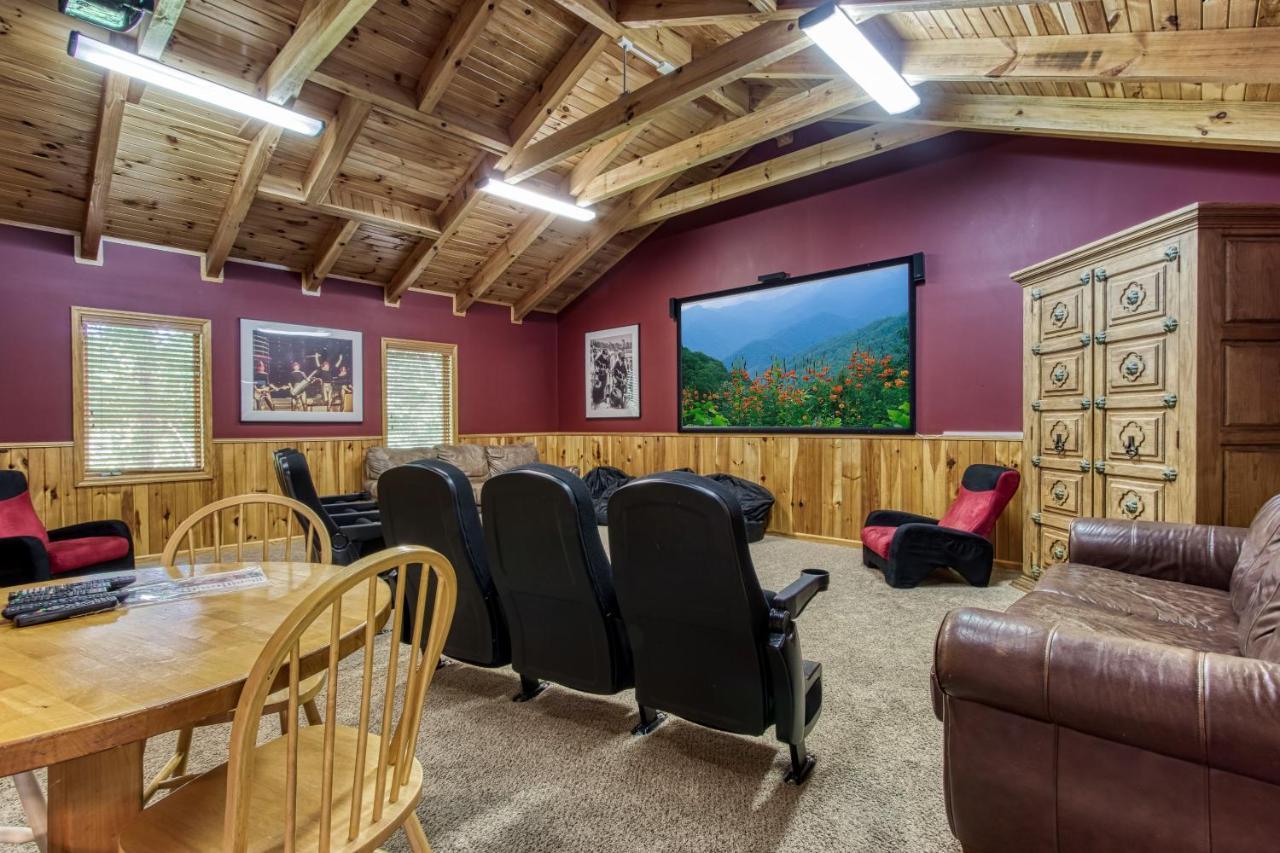Mountain Lake Lodge, Hot Tub, Theater Room, 1089 Free Tickets Each Paid Day, Dollywood And More Sevierville Bagian luar foto