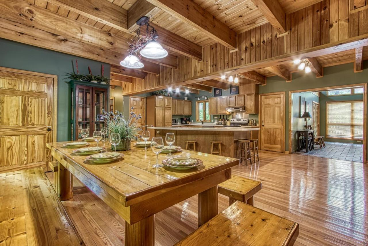 Mountain Lake Lodge, Hot Tub, Theater Room, 1089 Free Tickets Each Paid Day, Dollywood And More Sevierville Bagian luar foto