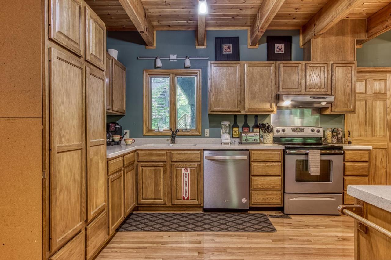 Mountain Lake Lodge, Hot Tub, Theater Room, 1089 Free Tickets Each Paid Day, Dollywood And More Sevierville Bagian luar foto