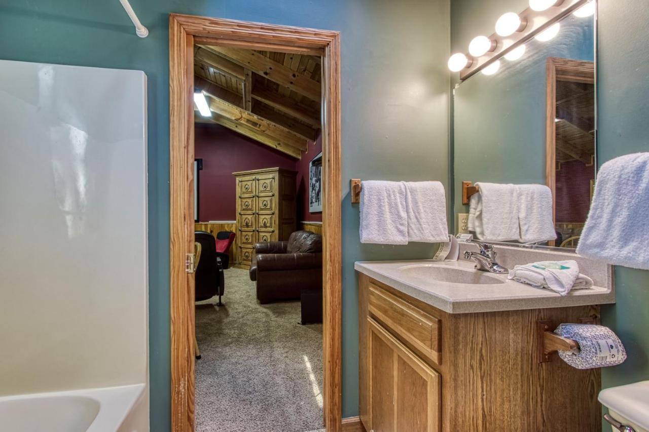 Mountain Lake Lodge, Hot Tub, Theater Room, 1089 Free Tickets Each Paid Day, Dollywood And More Sevierville Bagian luar foto